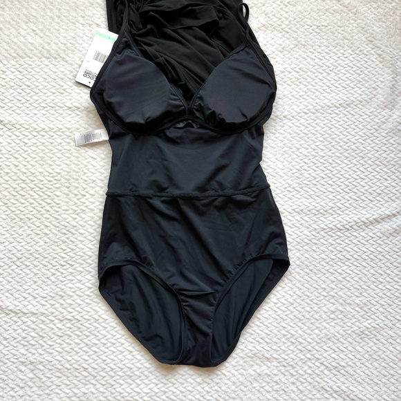 Coco Reef Contours Chroma One Piece Swimsuit Romper 8 Black Wrap Smoothing NWT - Picture 15 of 15